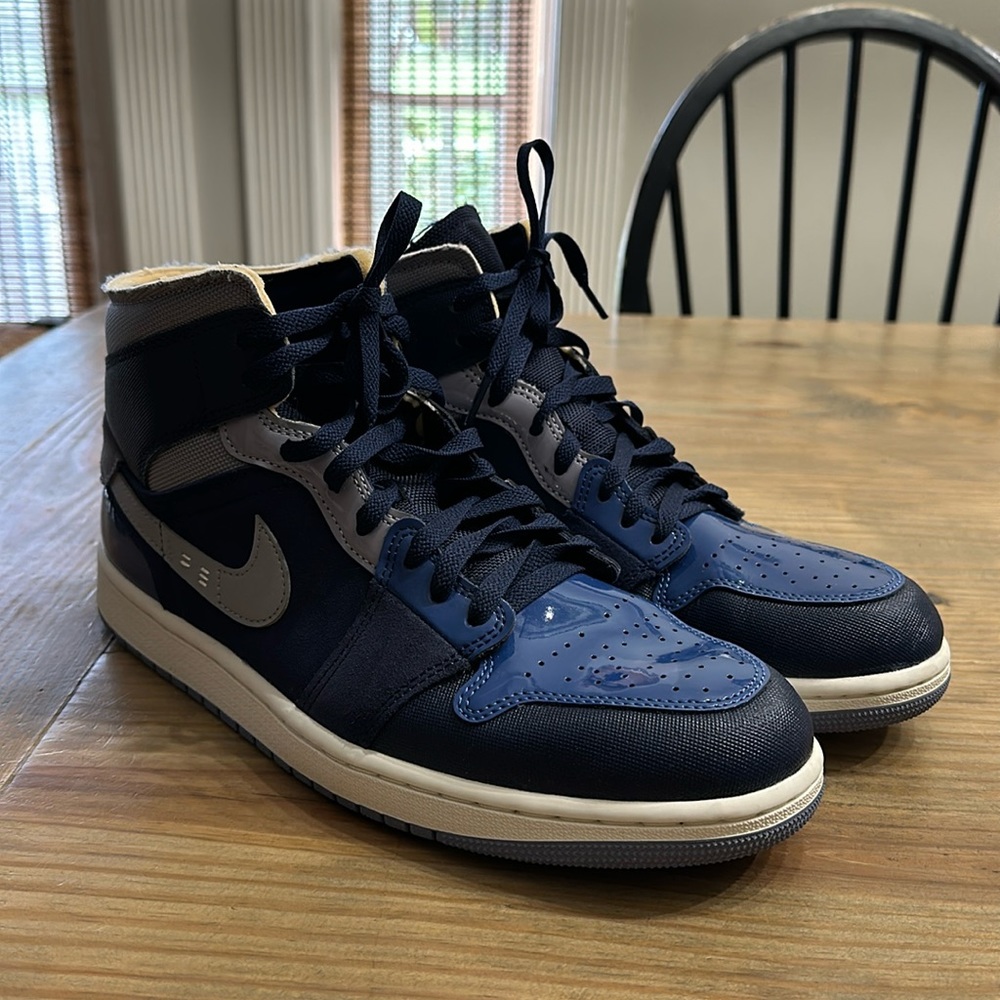 Ike Air Jordan 1 Mid Obsidian